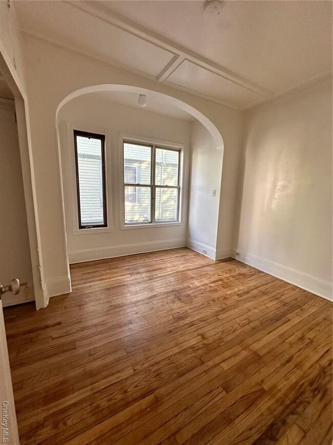 Building Photo - 118 W Main St