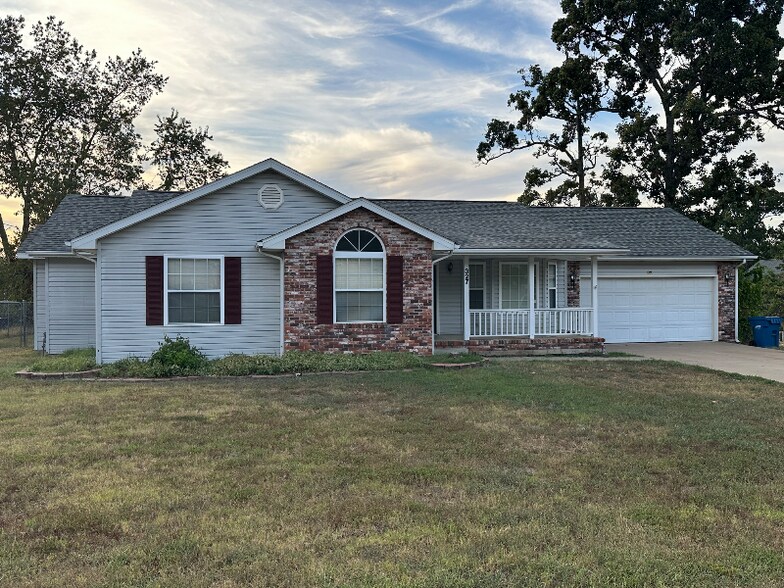 Primary Photo - 327 Turf Ln