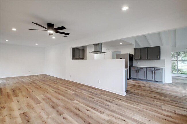 Building Photo - 1906 Morrow St