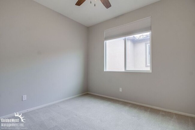 Building Photo - Stunning 3Bdm 2.5Ba Townhome in the Montec...
