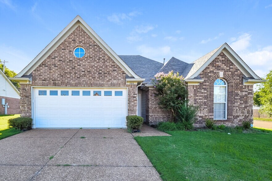 Primary Photo - 1303 Chatman Way