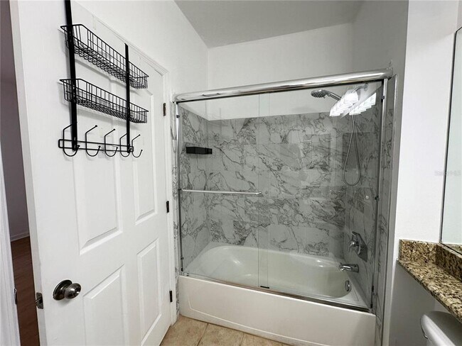 Building Photo - 12843 Madison Pointe Cir