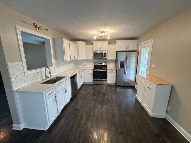 Building Photo - 612 Fox Path Ln