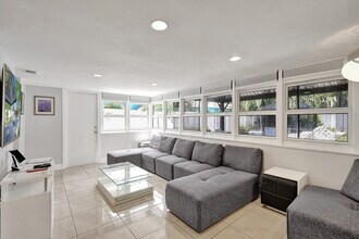 Building Photo - 501 Hibiscus Ave