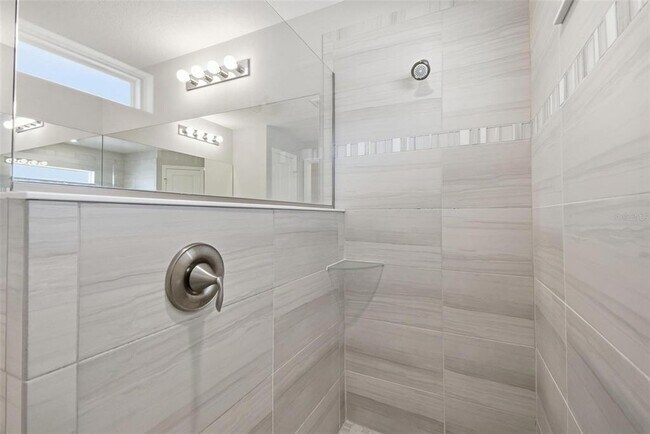 Building Photo - 8 Creek Ct