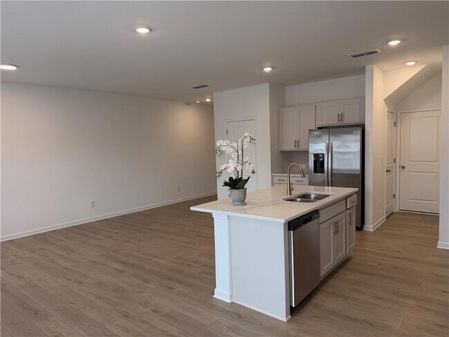 Building Photo - 6719 Armonia Dr