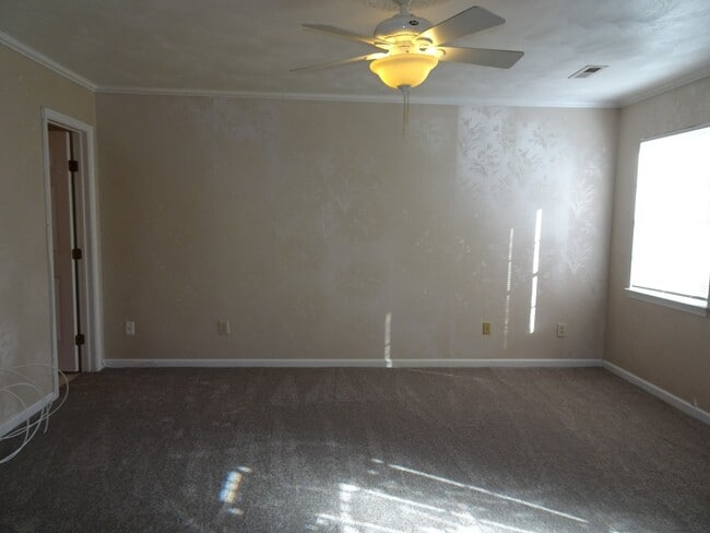 Building Photo - Single Family Ranch in Fawn Lake Newport N...