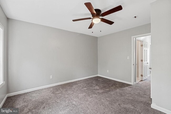 Building Photo - 225 Market St