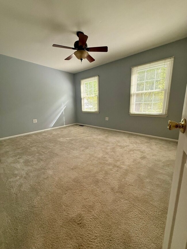 Building Photo - Welcome to Delaplane Manor!!!!