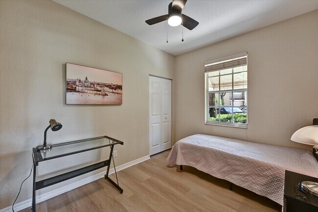 Building Photo - 4870 Bonsai Cir
