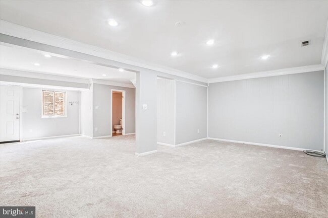 Building Photo - 3809 Hemlock Way