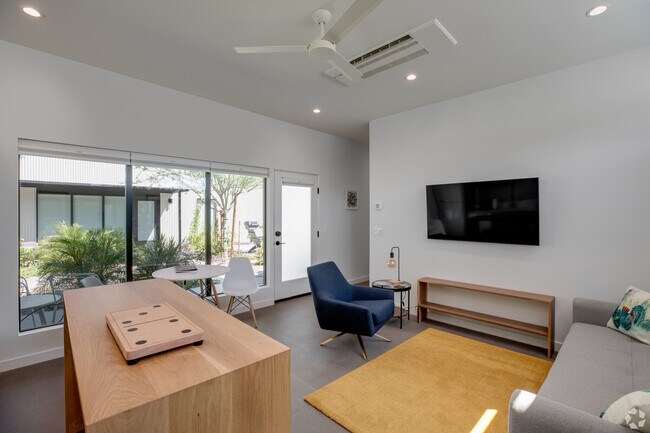 Building Photo - 4714 N 14th Ave