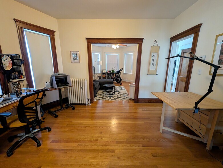 Building Photo - 836 Fellsway