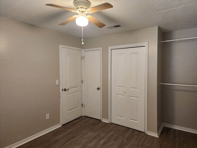 Building Photo - Harbour Towne