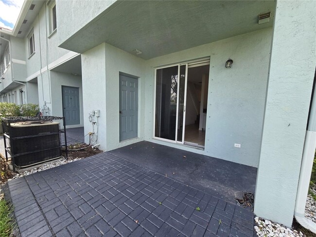 Building Photo - 3632 Oleander Terrace