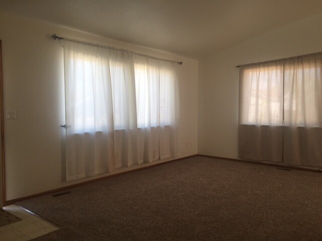 Building Photo - Great House