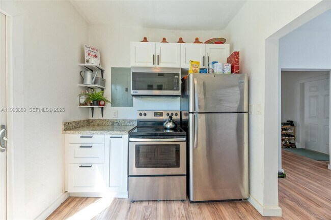 Building Photo - 1238 NE 112th St