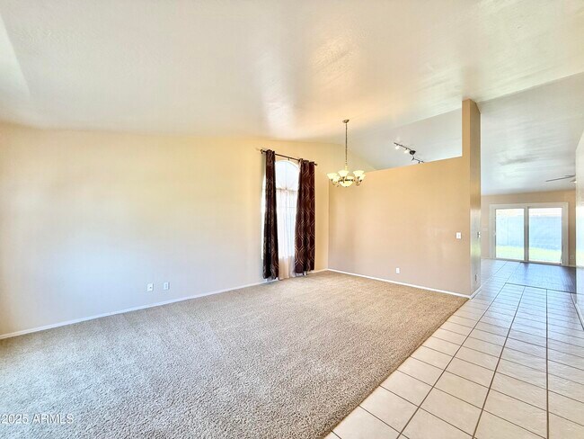 Building Photo - 2321 E Remington Pl