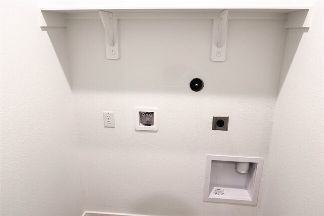 Building Photo - 16140 Sepia Manor St