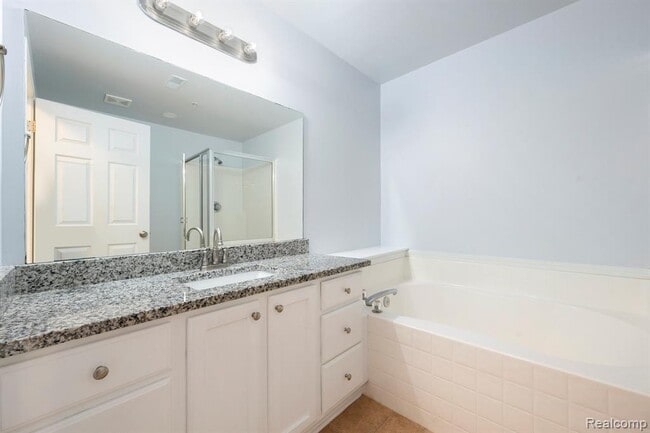 Building Photo - 28139 Carlton Way Dr