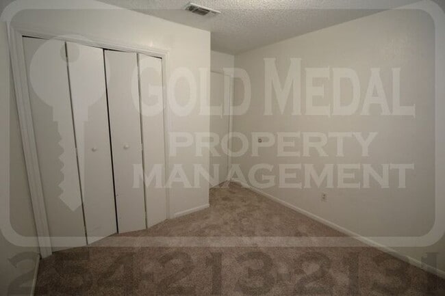 Building Photo - 1803 Cedarhill Dr