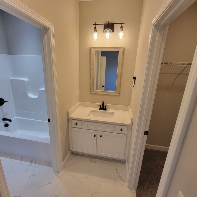 Building Photo - 3/2 Townhouse-Cookeville, TN