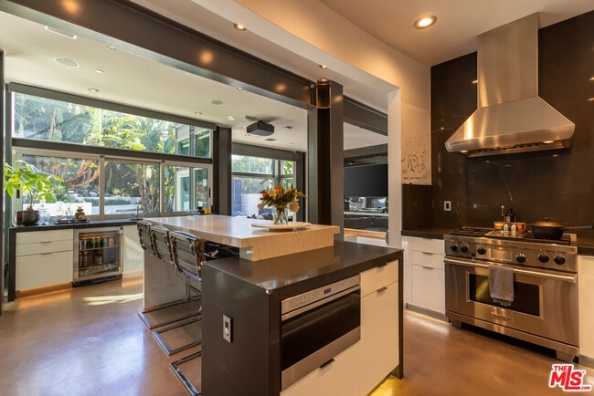 Building Photo - 8538 Eastwood Rd