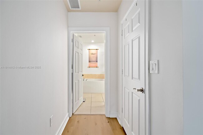 Building Photo - 3001 NE 185th St