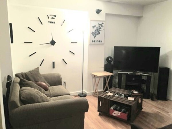 Building Photo - 42 Chauncy St