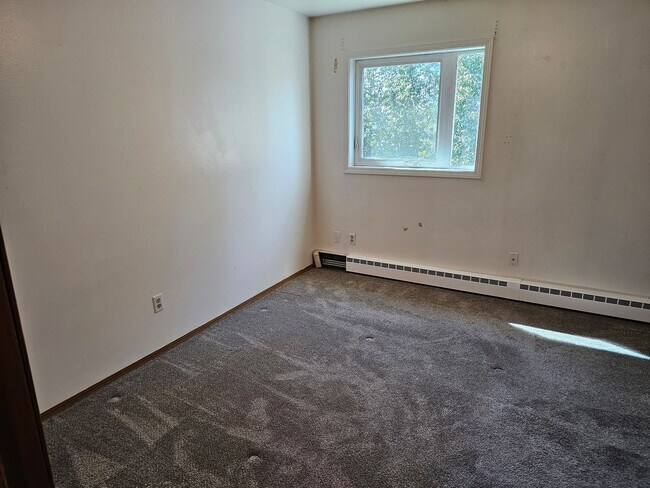 Building Photo - 2806 S Barnette St