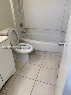 Building Photo - 2401 Riverside Dr