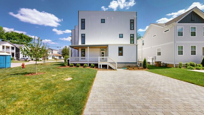 Building Photo - Turn-Key Luxury Rental: Brand-New 4BD + Office w/ Private Sunset Rooftop