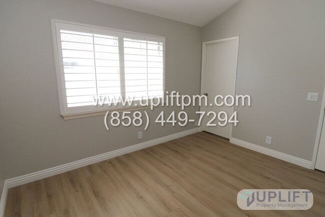 Building Photo - 10040 Scripps Vista Way