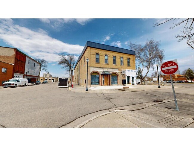 Building Photo - 542 Benson Ave SW