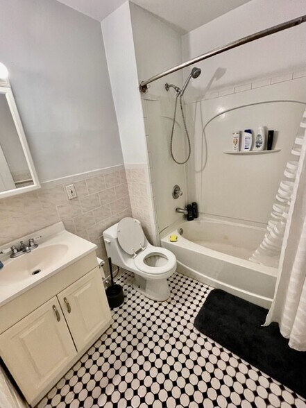 Building Photo - 54 Egmont St