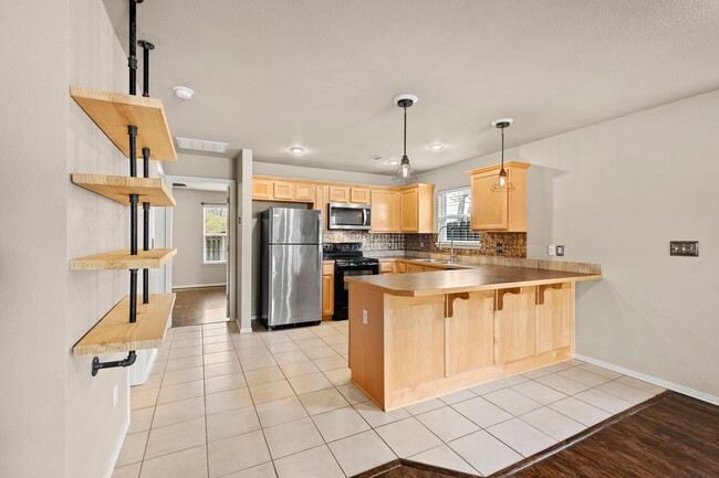 Building Photo - Wonderful two-story house