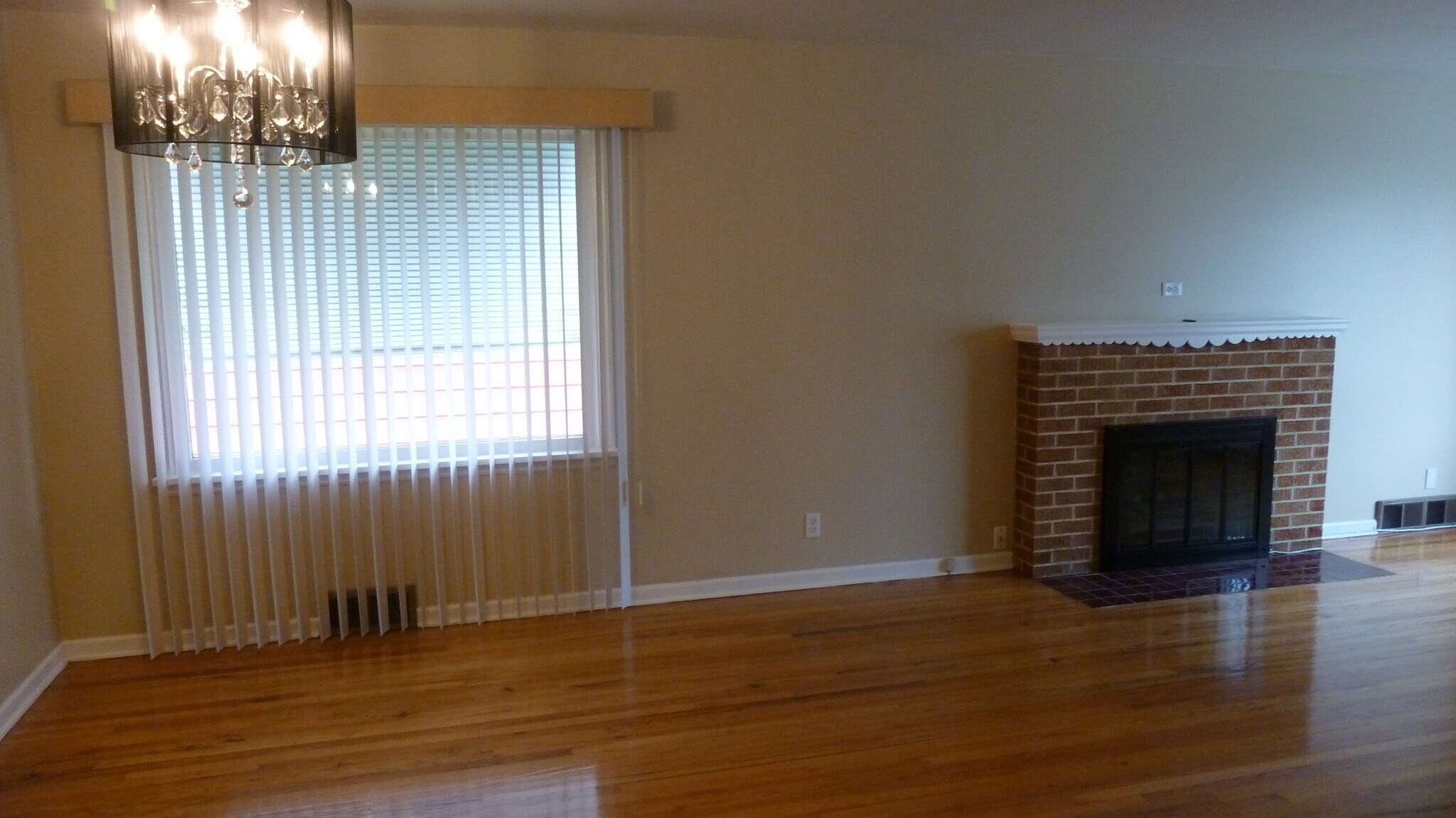 Building Photo - 825 E 35th Ave