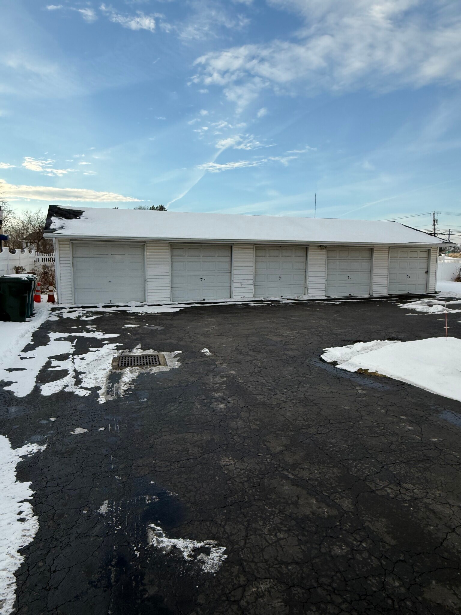 Building Photo - 1365 Pierce Ave
