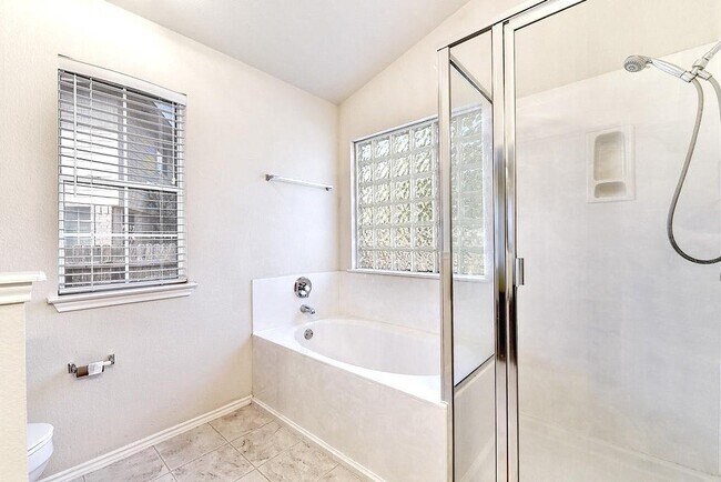 Building Photo - 10516 Beard Ave