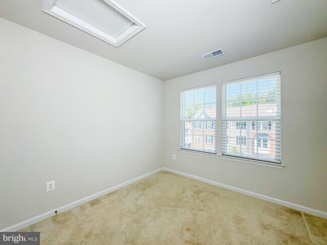 Building Photo - 72 Caswell Dr