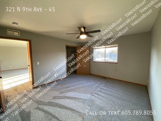 Building Photo - 321 9th Ave