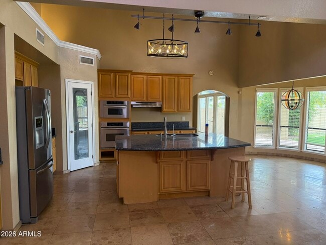 Building Photo - 8377 E Thoroughbred Trail