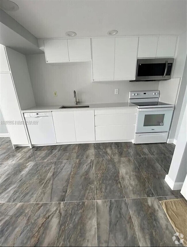 Building Photo - 2101 Atlantic Shores Blvd