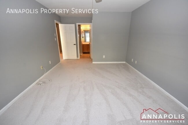 Building Photo - 2615 Compass Dr