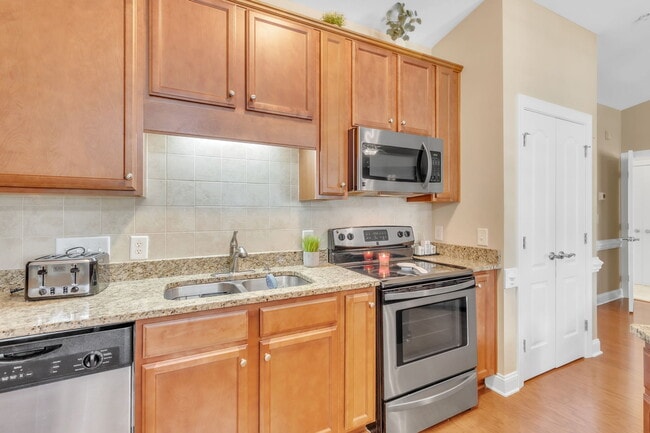 Building Photo - 124 Gallery Dr