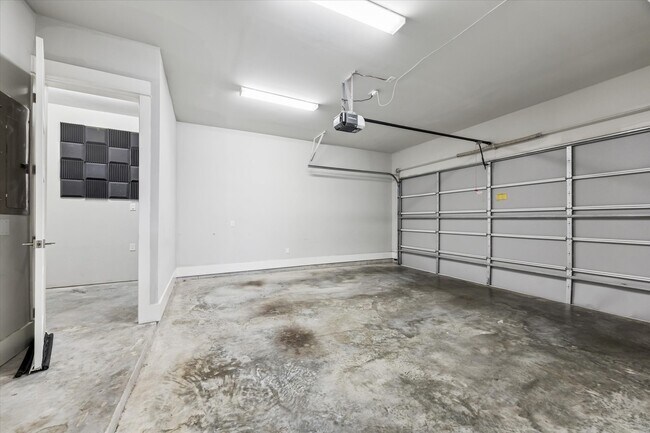 Building Photo - 1617 Wheeler Ave