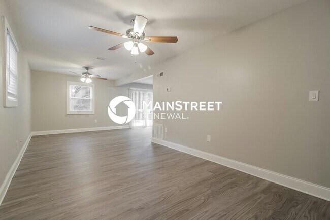 Building Photo - 3 Bedroom Pet-Friendly Home in Lake Mary, FL with Main Street Renewal