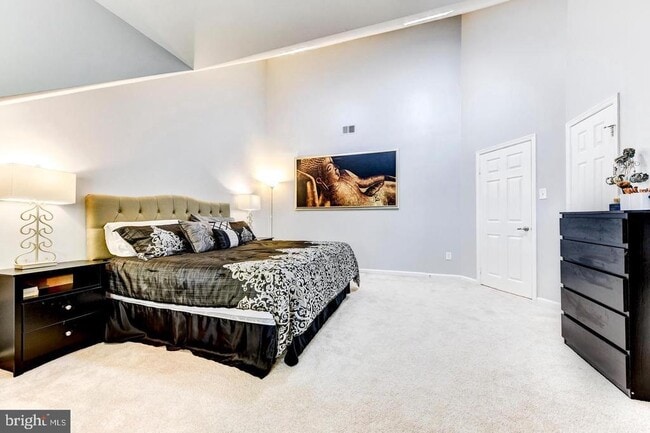 Building Photo - 1849 N Uhle St