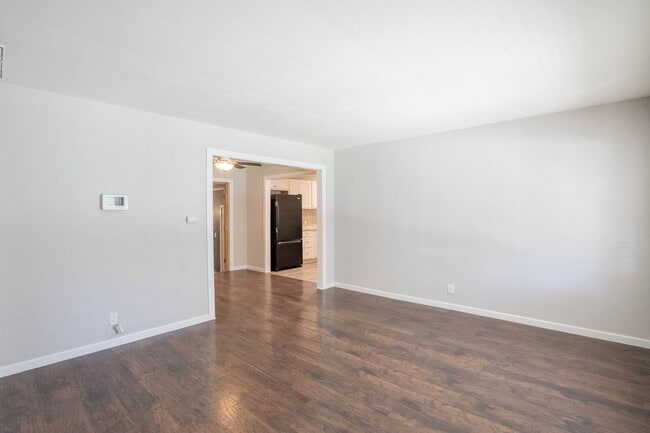 Building Photo - 3 Bed 1 Bath With Bonus Room!