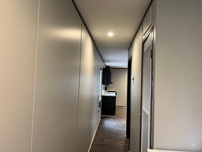 Building Photo - 3519 Loveside Terrace